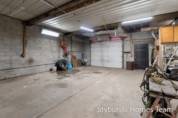 $900,000 | 226 North 176th Avenue, Walkerville, MI 49459