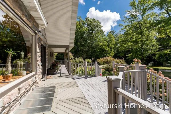 $600,000 | 226 North 176th Avenue, Walkerville, MI 49459
