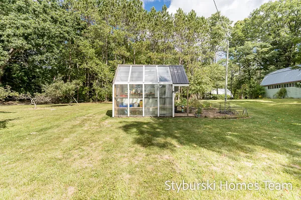 $600,000 | 226 North 176th Avenue, Walkerville, MI 49459