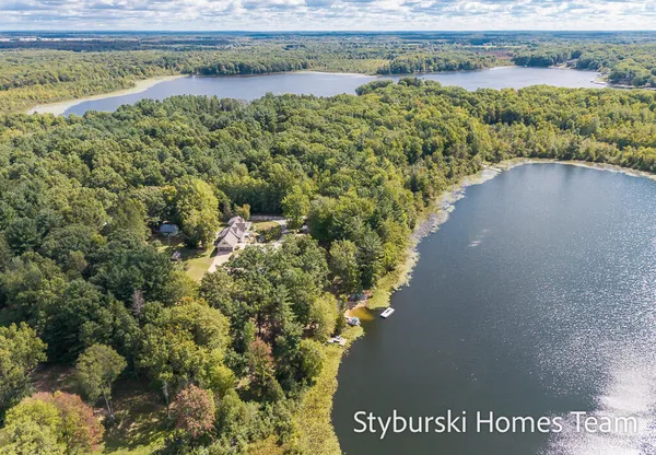 $600,000 | 226 North 176th Avenue, Walkerville, MI 49459