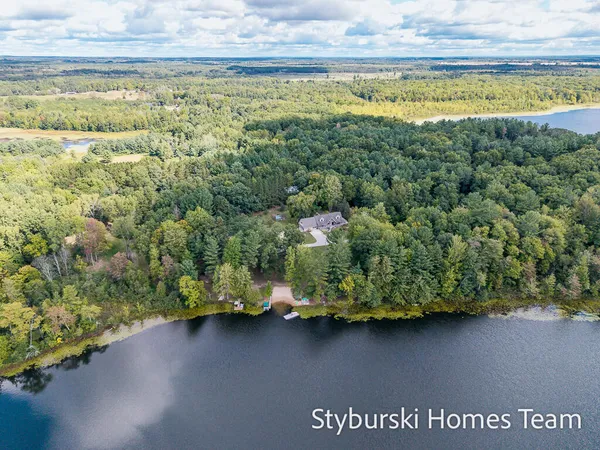 $600,000 | 226 North 176th Avenue, Walkerville, MI 49459