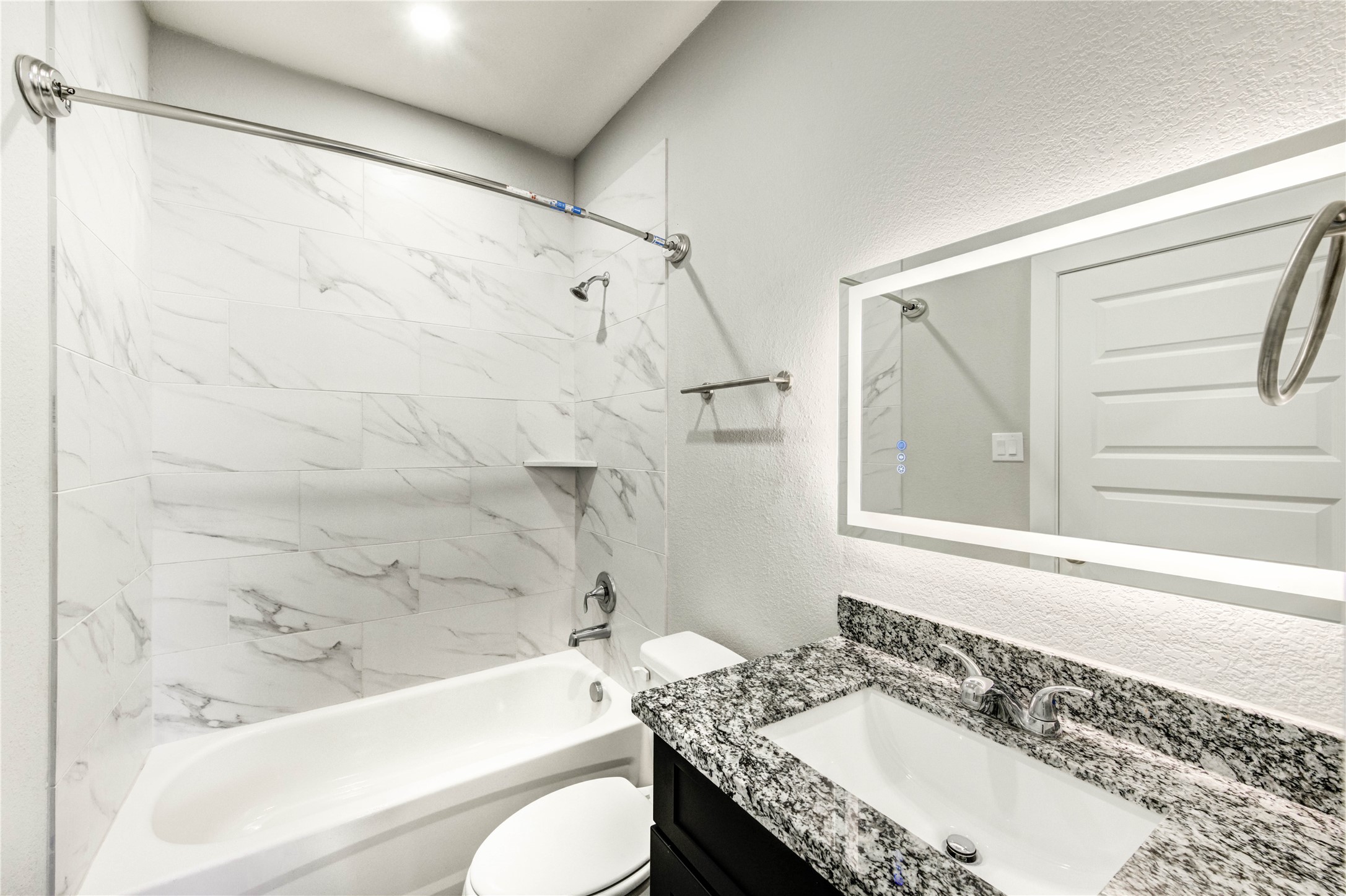 8157 Tate Street, Unit B Houston, TX 77028 - Photo 11 of 23 Full Bathroom Downstairs