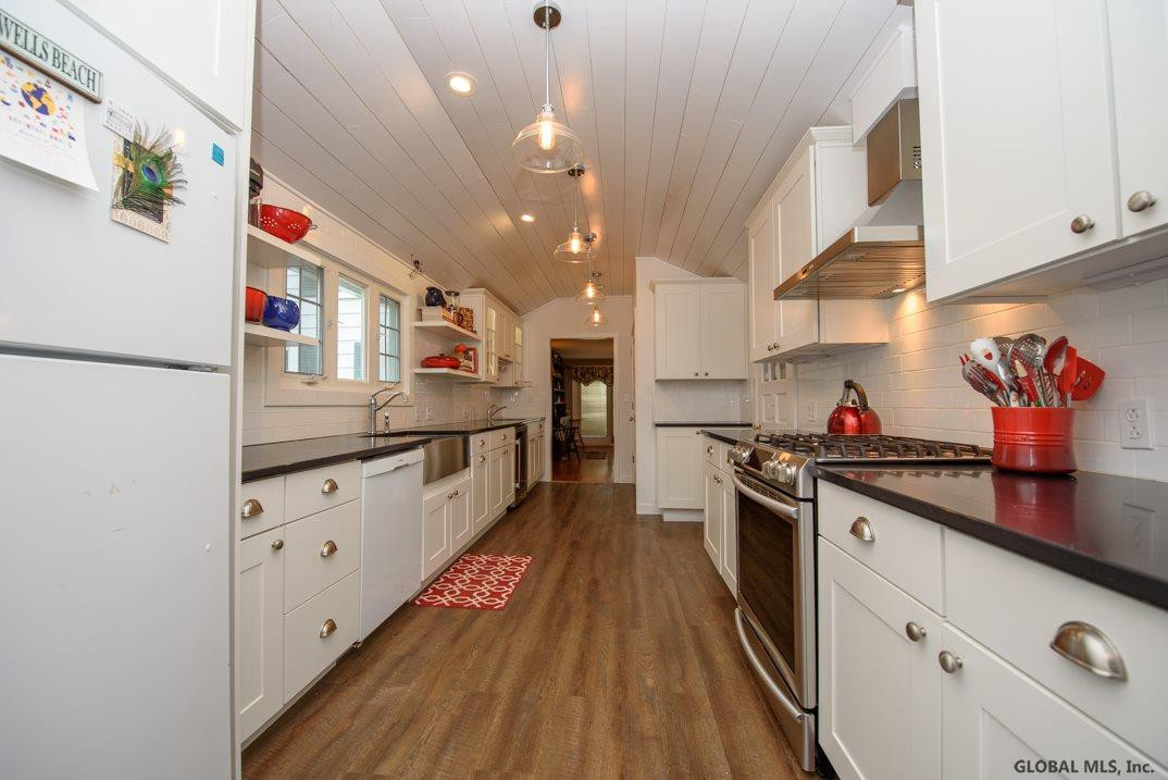 1523 Sunset Road Castleton-on-Hudson, NY 12033 - Photo 6 of 41 Photo 6