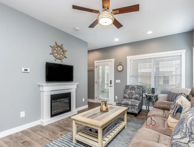 $399,000 | 179 Leeward Way, Unit 18, Ottawa, IL 61350