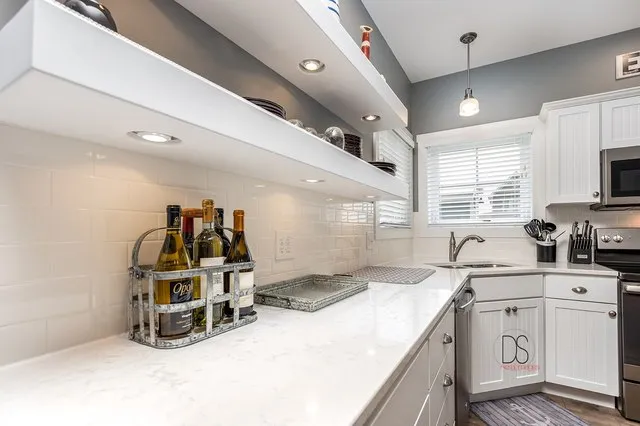 $399,000 | 179 Leeward Way, Unit 18, Ottawa, IL 61350