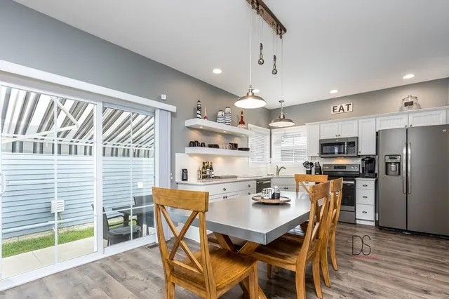 $399,000 | 179 Leeward Way, Unit 18, Ottawa, IL 61350