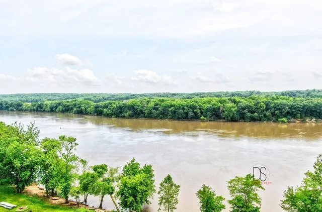 $399,000 | 179 Leeward Way, Unit 18, Ottawa, IL 61350