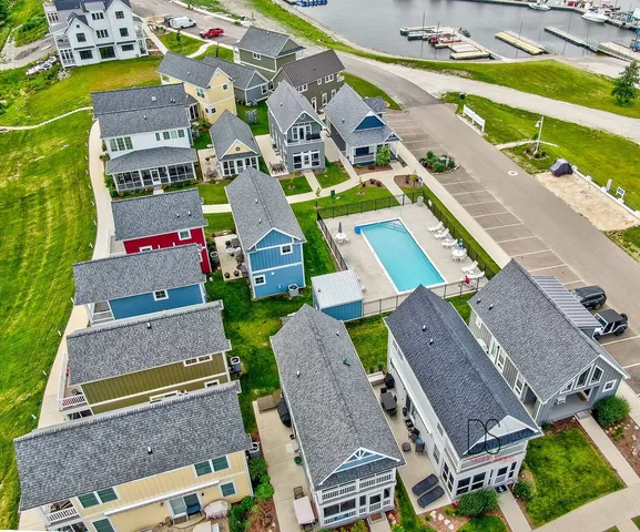 $399,000 | 179 Leeward Way, Unit 18, Ottawa, IL 61350