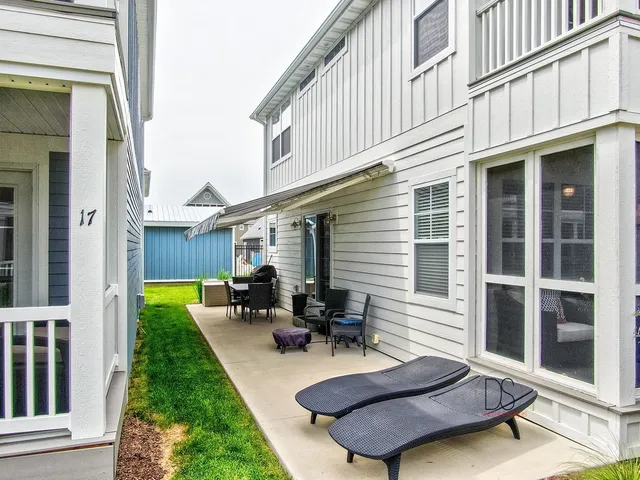 $399,000 | 179 Leeward Way, Unit 18, Ottawa, IL 61350