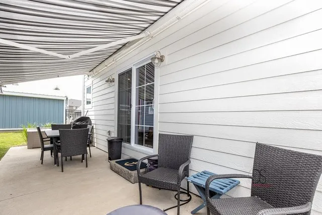 $399,000 | 179 Leeward Way, Unit 18, Ottawa, IL 61350