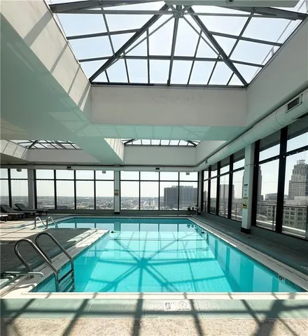 $119,000 | 700 East 8th Street, Unit 16R, Kansas City, MO 64106