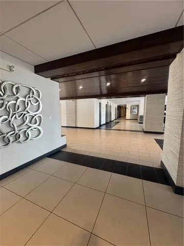 $119,000 | 700 East 8th Street, Unit 16R, Kansas City, MO 64106