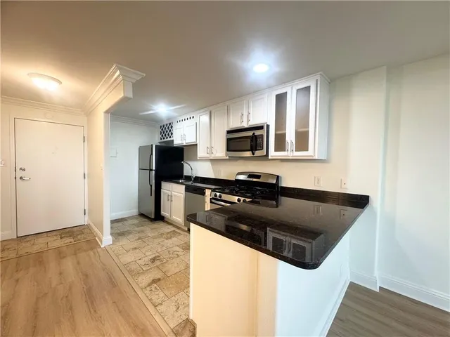 $119,000 | 700 East 8th Street, Unit 16R, Kansas City, MO 64106