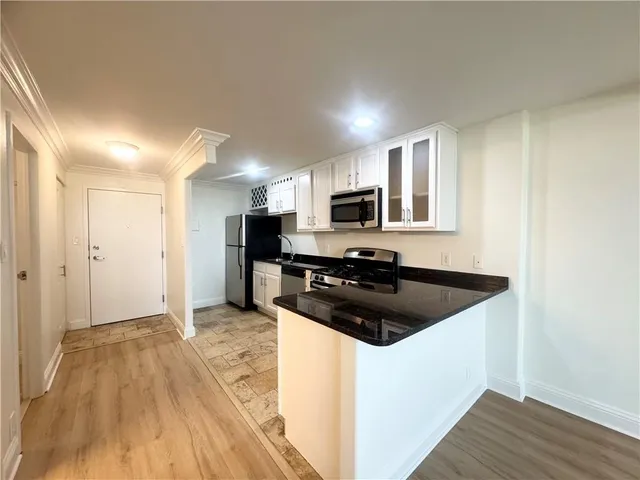 $119,000 | 700 East 8th Street, Unit 16R, Kansas City, MO 64106