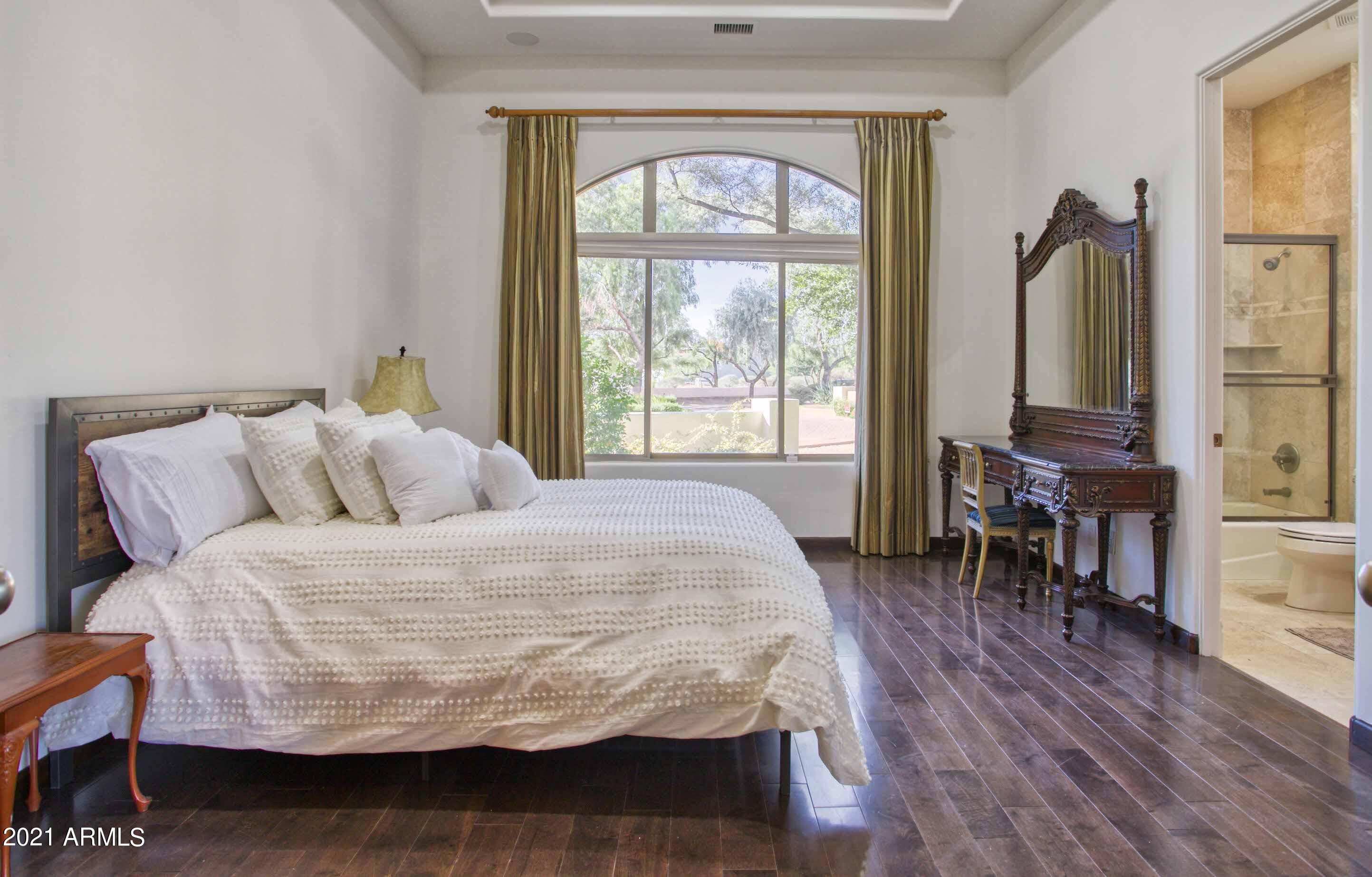 9215 North Invergordon Road Paradise Valley, AZ 85253 - Photo 11 of 31 9215 N Invergordon Rd Paradise valley -