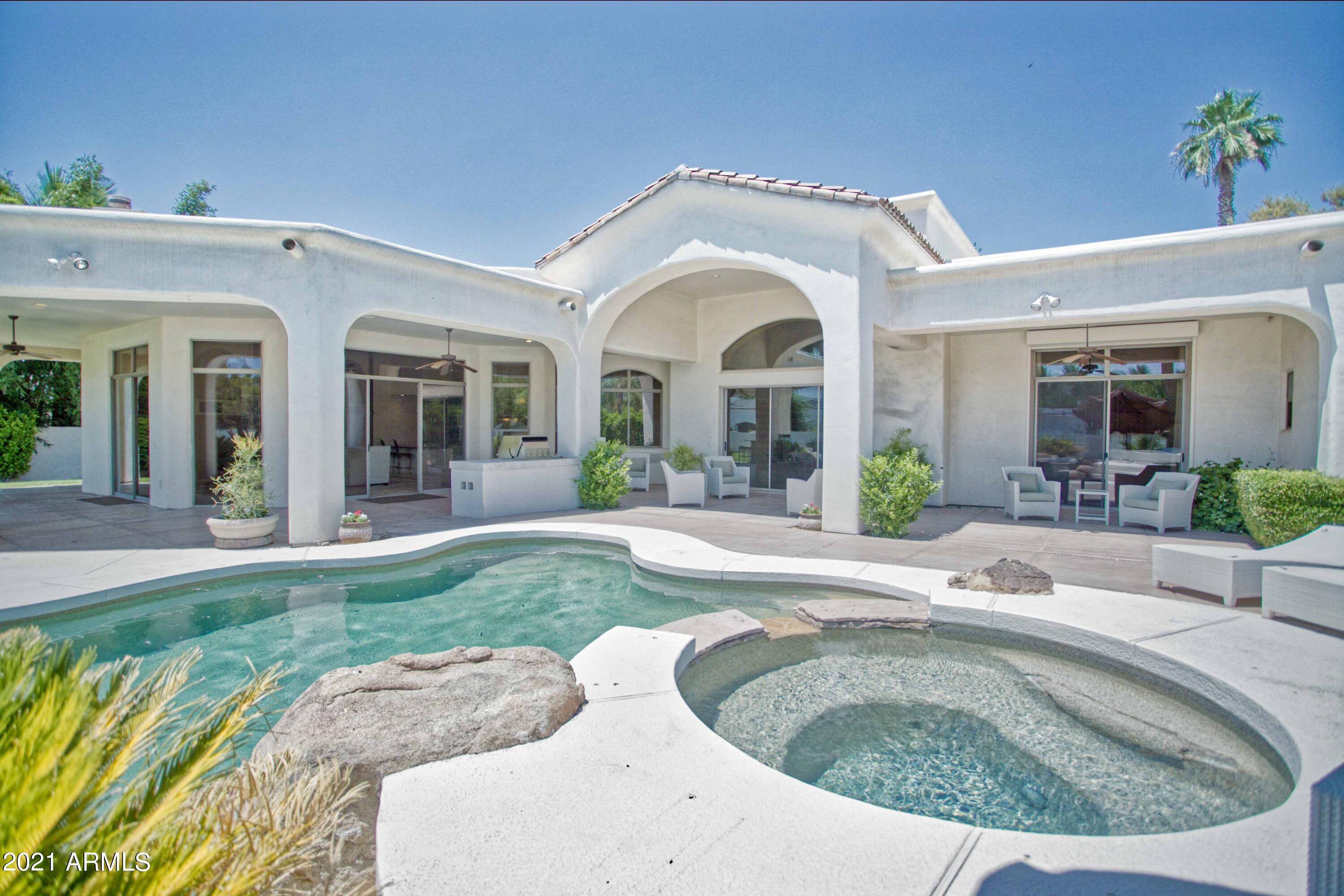 9215 North Invergordon Road Paradise Valley, AZ 85253 - Photo 25 of 31 9215 N Invergordon Rd_0743