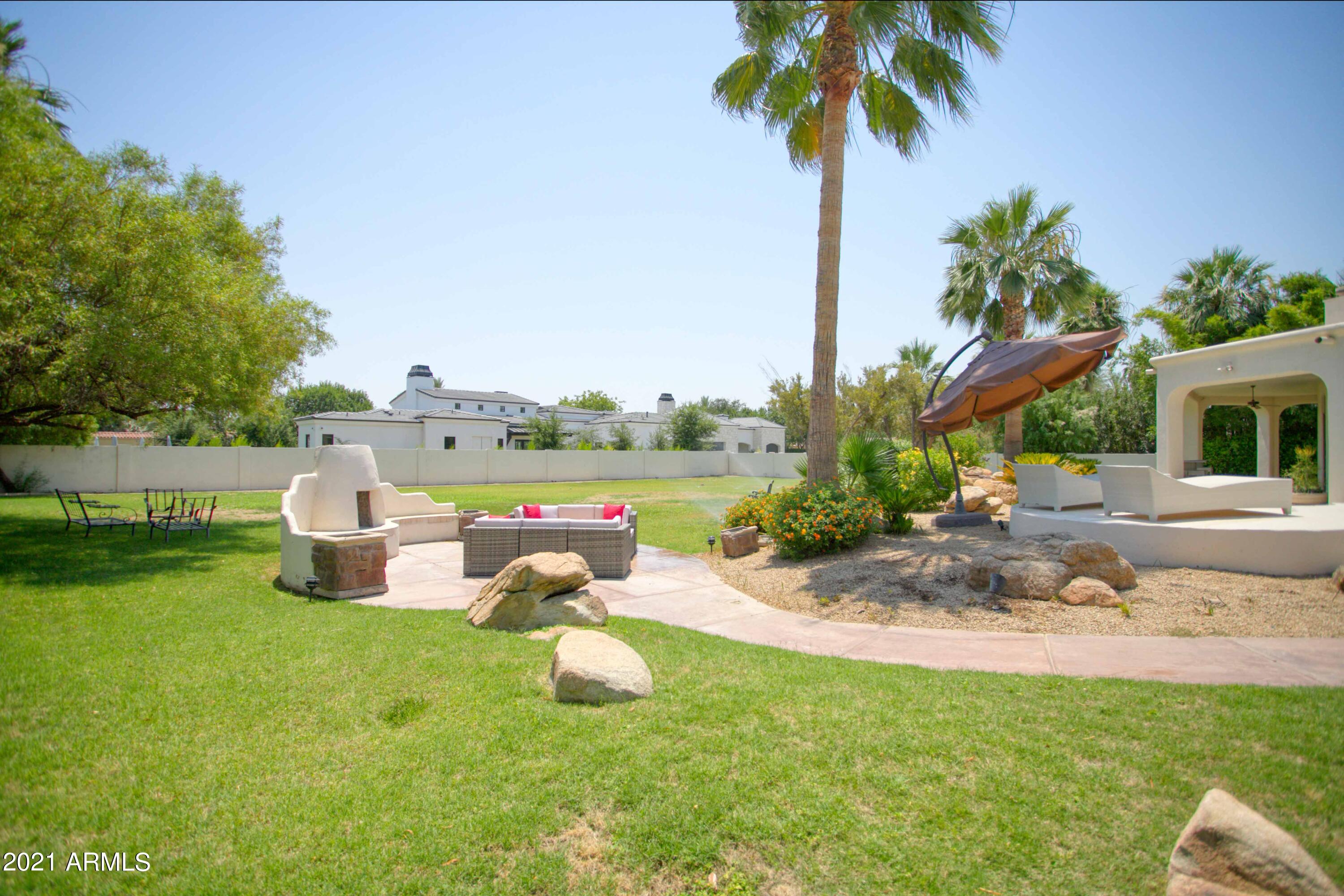 9215 North Invergordon Road Paradise Valley, AZ 85253 - Photo 27 of 31 9215 N Invergordon Rd_0749 (1)