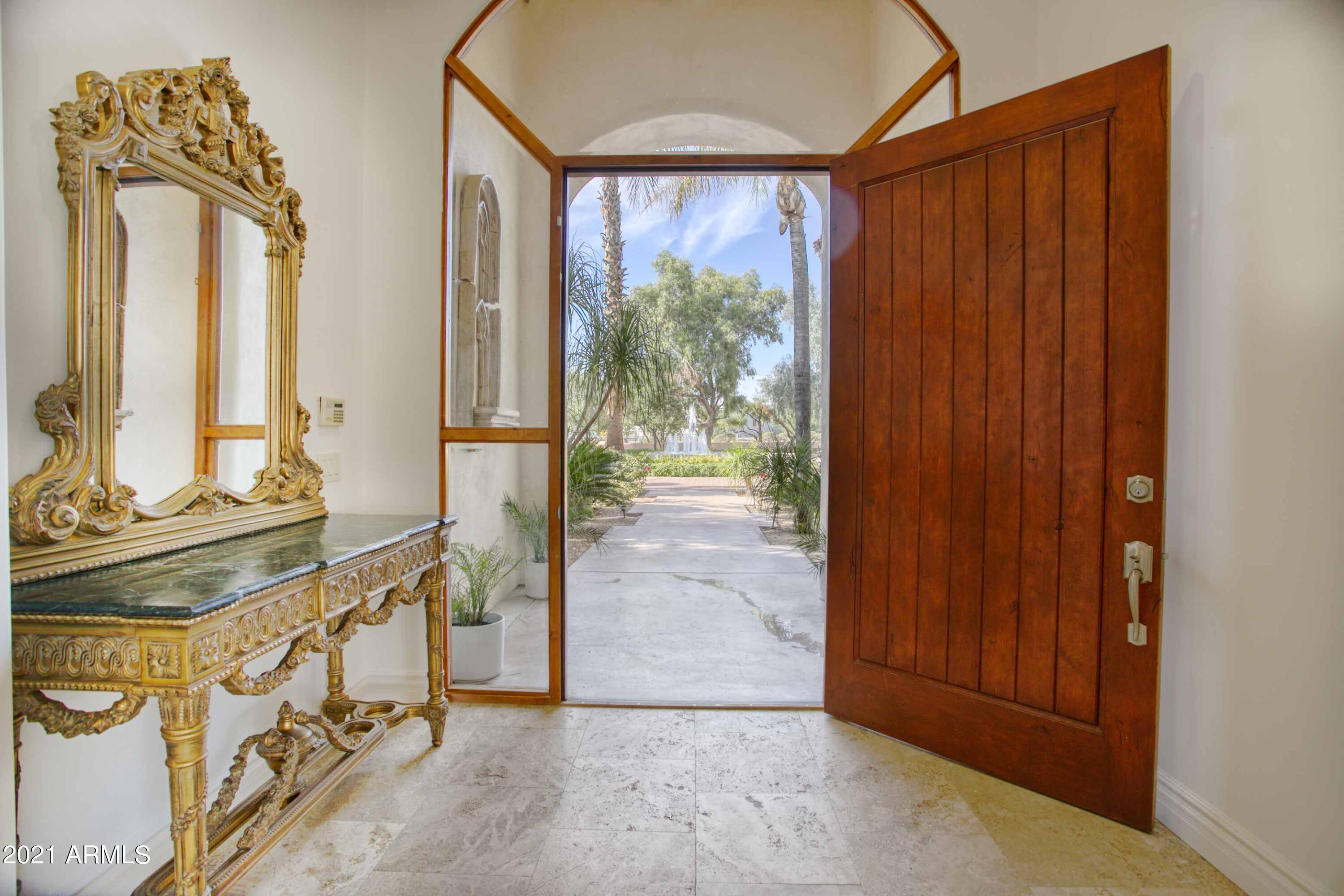 9215 North Invergordon Road Paradise Valley, AZ 85253 - Photo 5 of 31 9215 N Invergordon Rd Paradise valley -