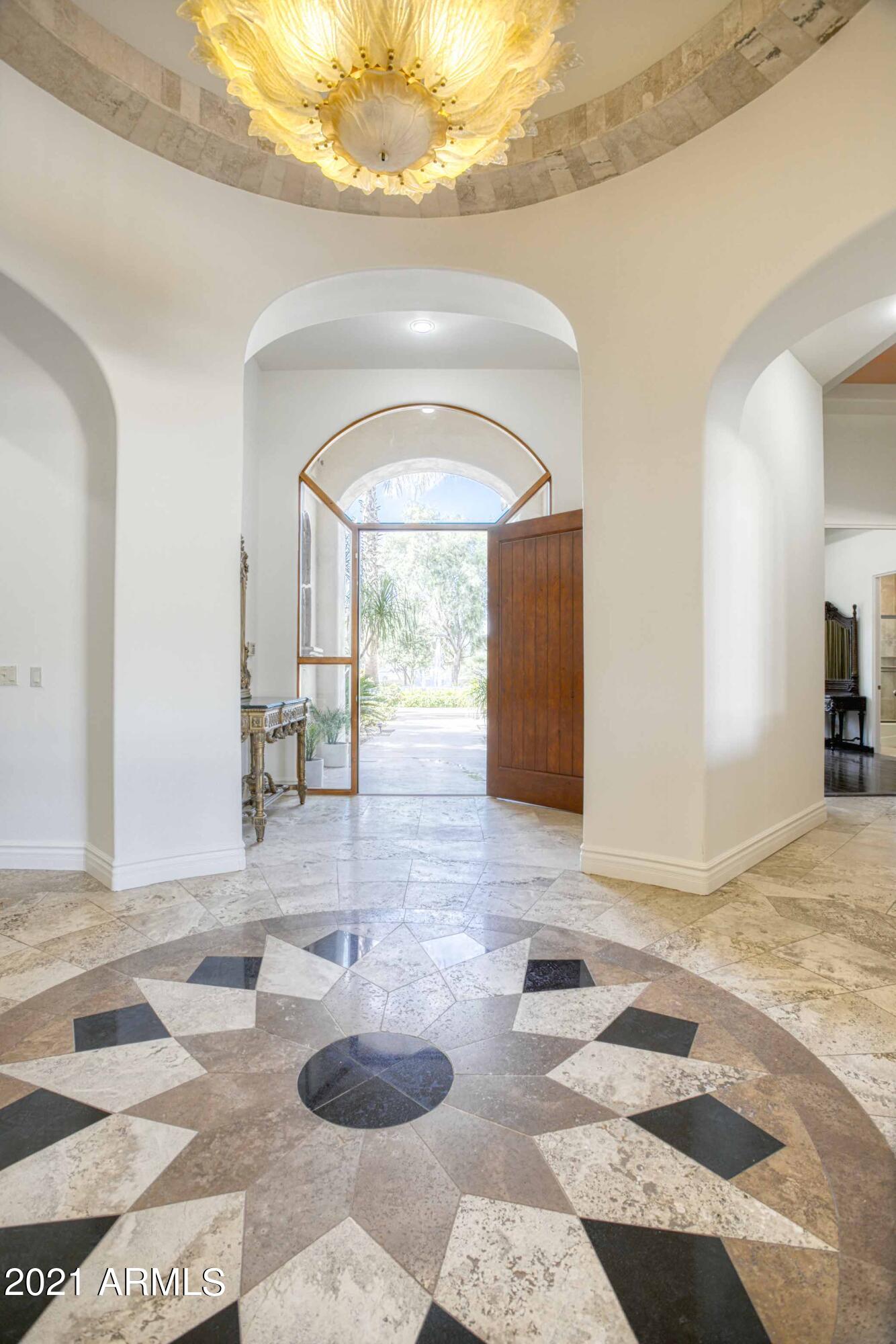 9215 North Invergordon Road Paradise Valley, AZ 85253 - Photo 6 of 31 9215 N Invergordon Rd Paradise valley -