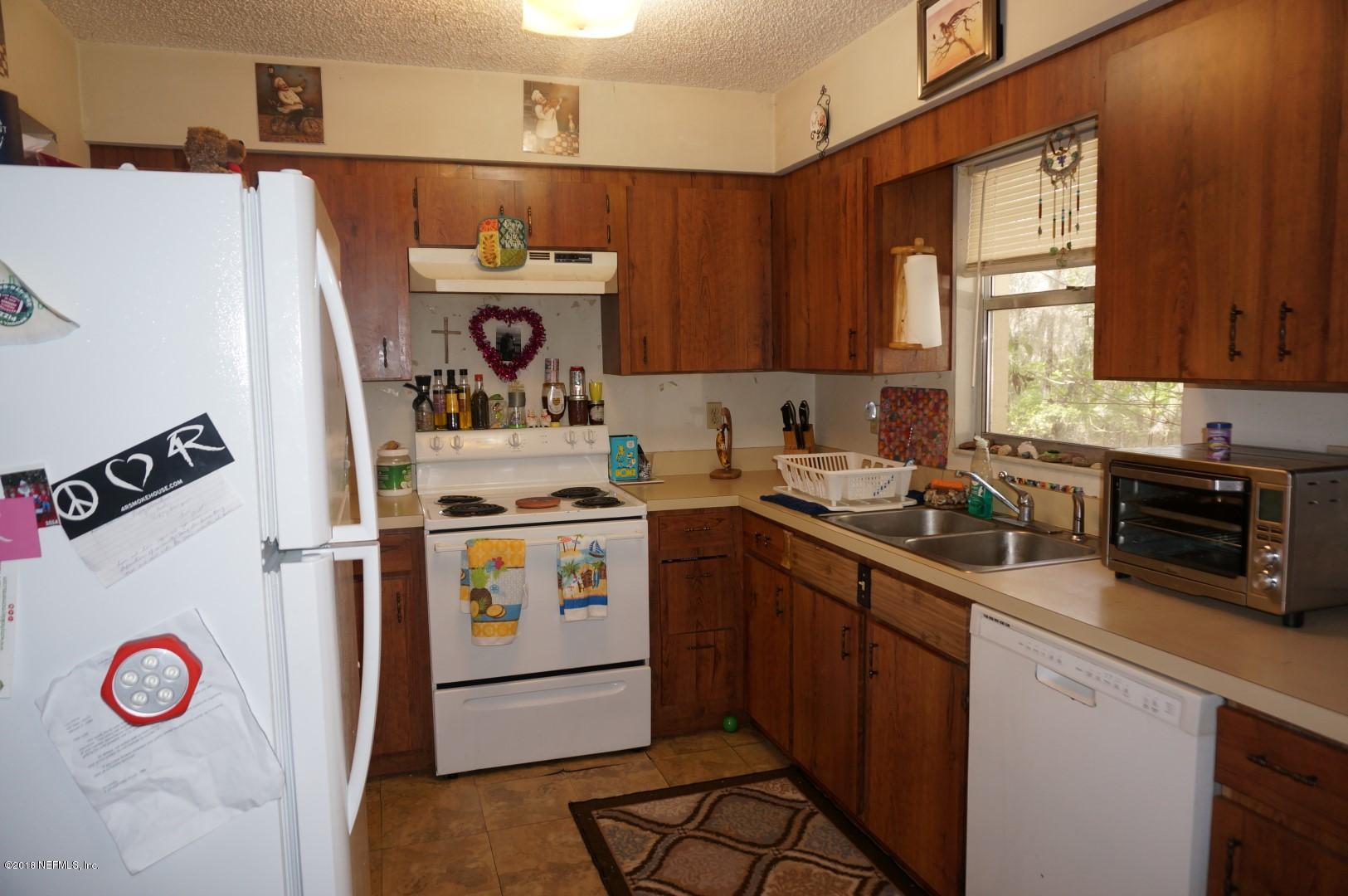 249 Swan Lake Road Melrose, FL 32666 - Photo 9 of 14 09) Kitchen