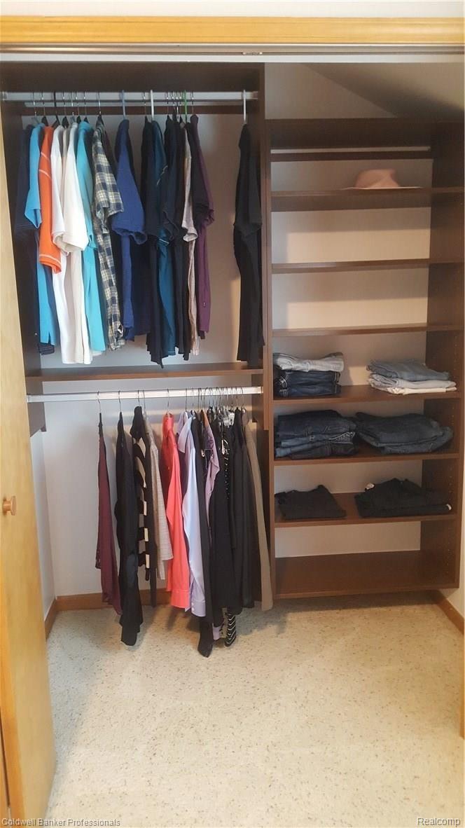 7982 Marsh Road Marine City, MI 48039 - Photo 34 of 36 California Closets