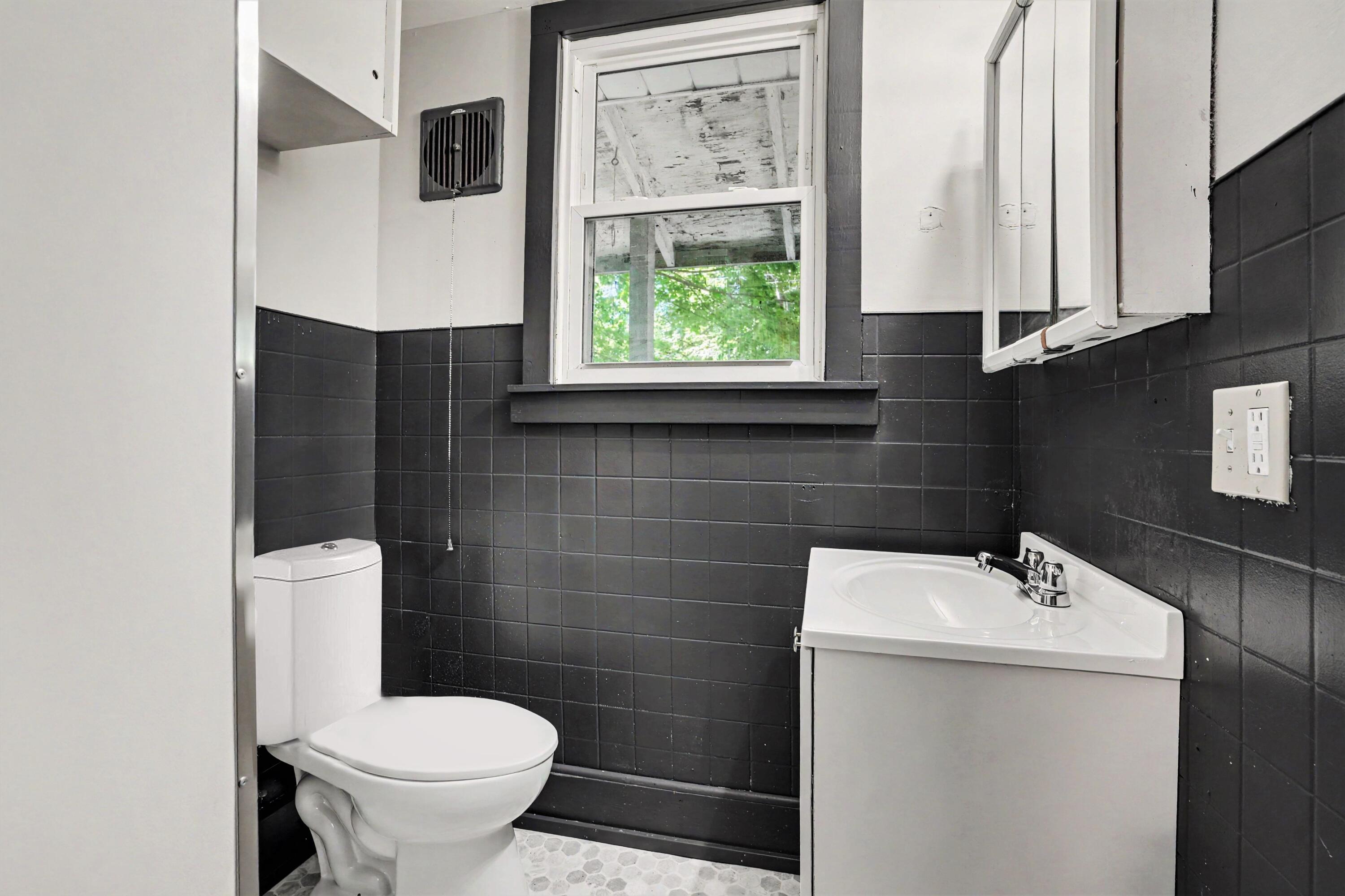 238 4th Avenue Three Rivers, MI 49093 - Photo 19 of 24 019_file_2140