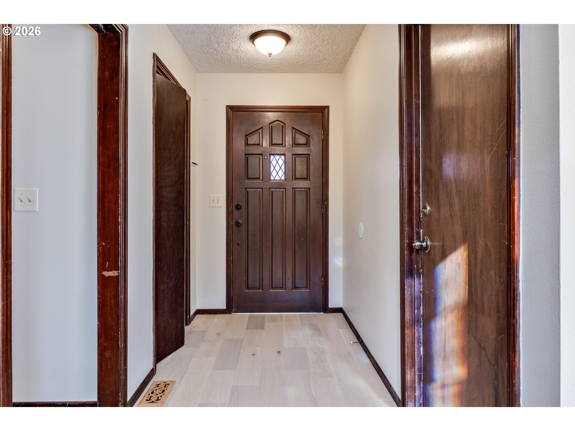 707 Northwest 104th Street Vancouver, WA 98685 - Photo 3 of 39