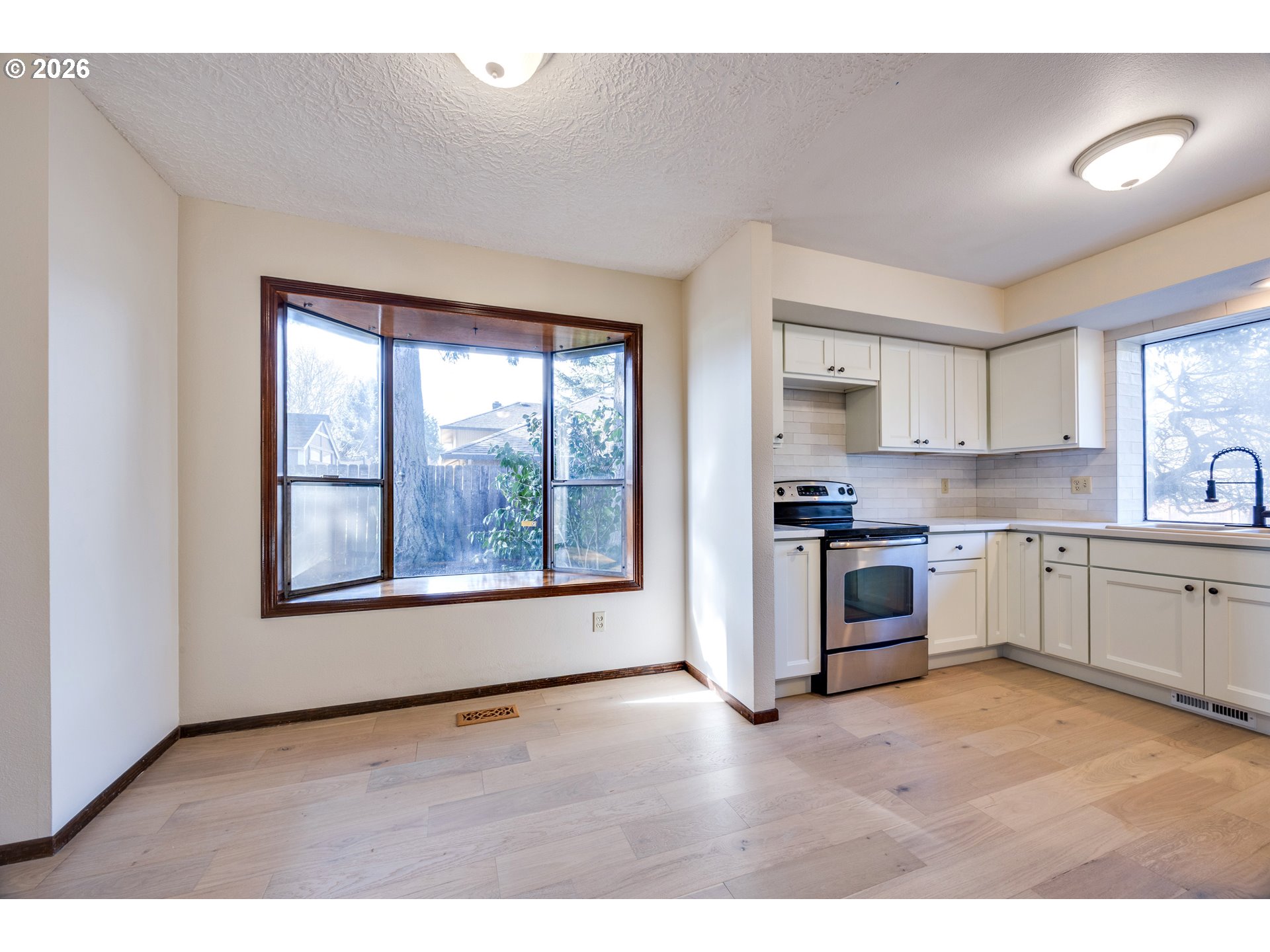 707 Northwest 104th Street Vancouver, WA 98685 - Photo 8 of 39