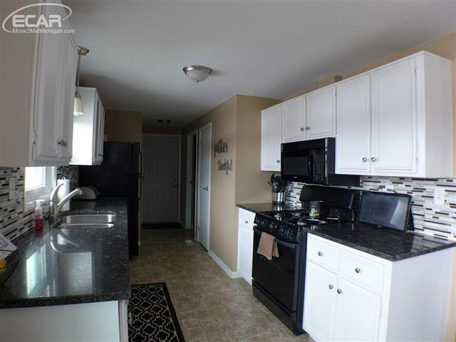 6984 South Vassar Road Vassar, MI 48768 - Photo 5 of 12