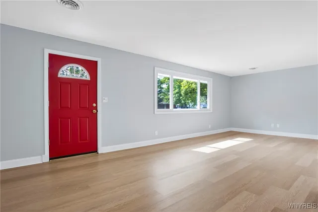 $2,650 | 28 Campus Drive West, Amherst, NY 14226