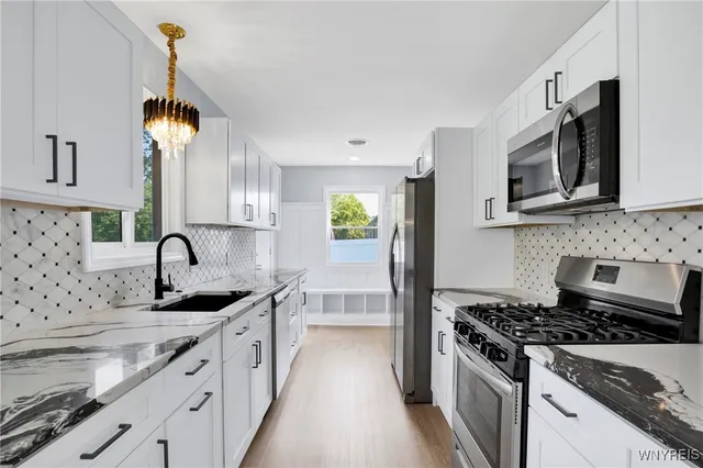 $2,650 | 28 Campus Drive West, Amherst, NY 14226