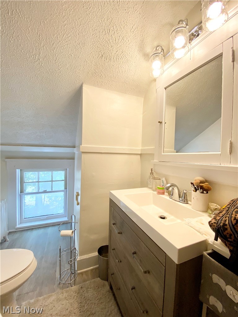 14298 Superior Road Cleveland, OH 44118 - Photo 23 of 35