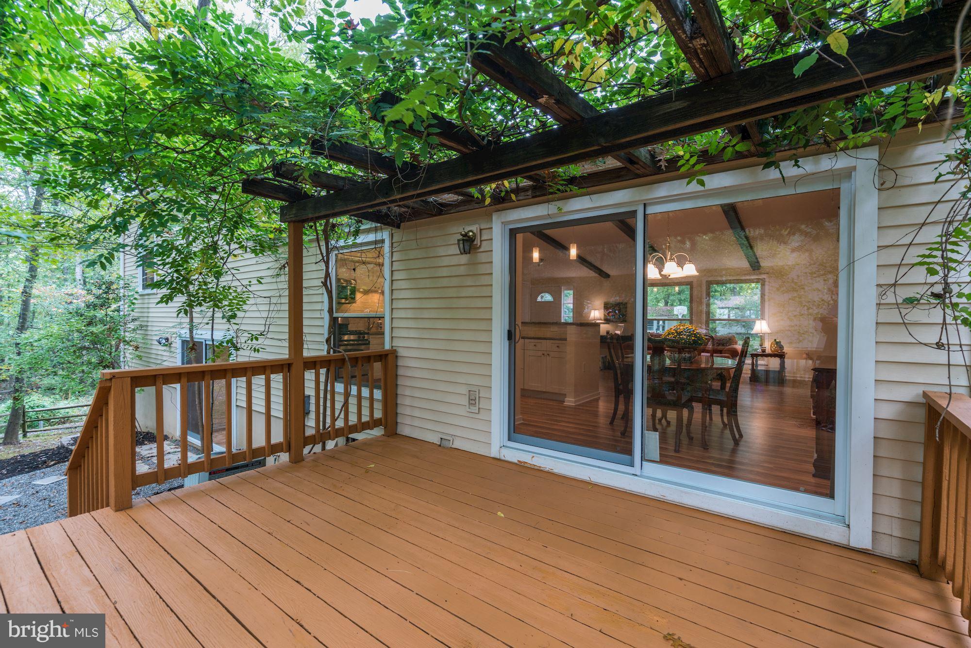 11575 Shadbush Court Reston, VA 20191 - Photo 27 of 30 Exterior (Rear)