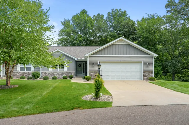 $425,000 | 2214 Hunters Pond, Kalamazoo, MI 49048