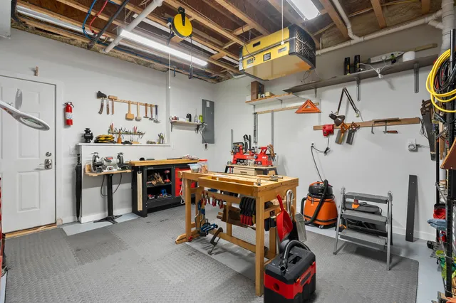 $425,000 | 2214 Hunters Pond, Kalamazoo, MI 49048