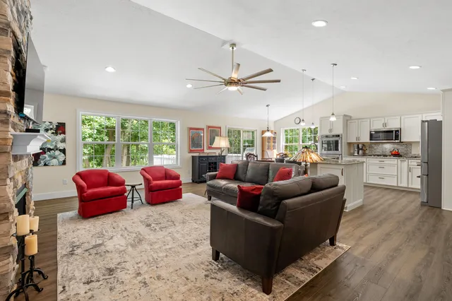 $425,000 | 2214 Hunters Pond, Kalamazoo, MI 49048