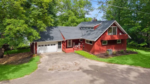 $995,000 | 13 Butternut Fls Trail, Marine on St. Croix, MN 55047