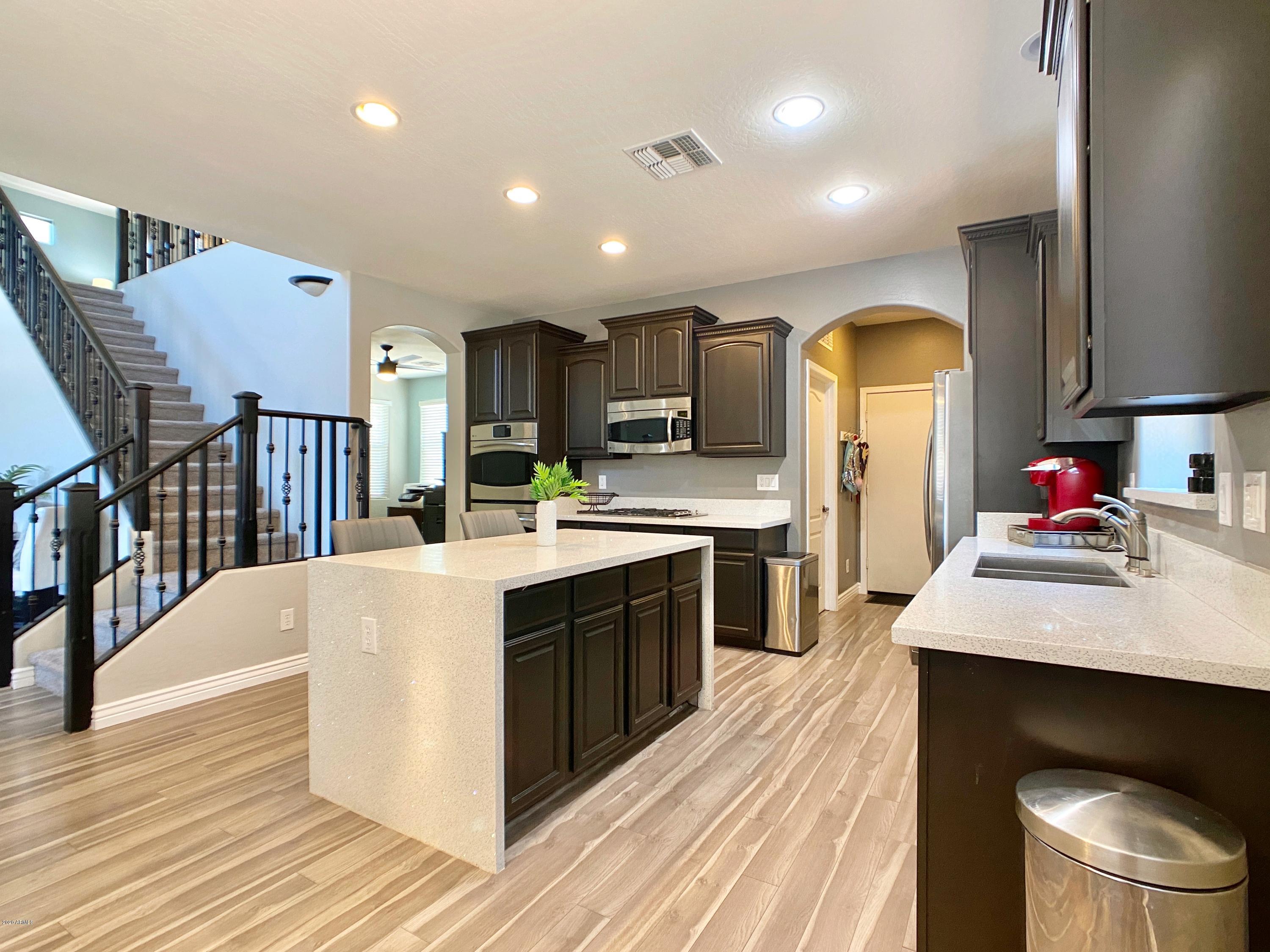 2530 East Ridge Creek Road Phoenix, AZ 85024 - Photo 4 of 53 IMG_4413