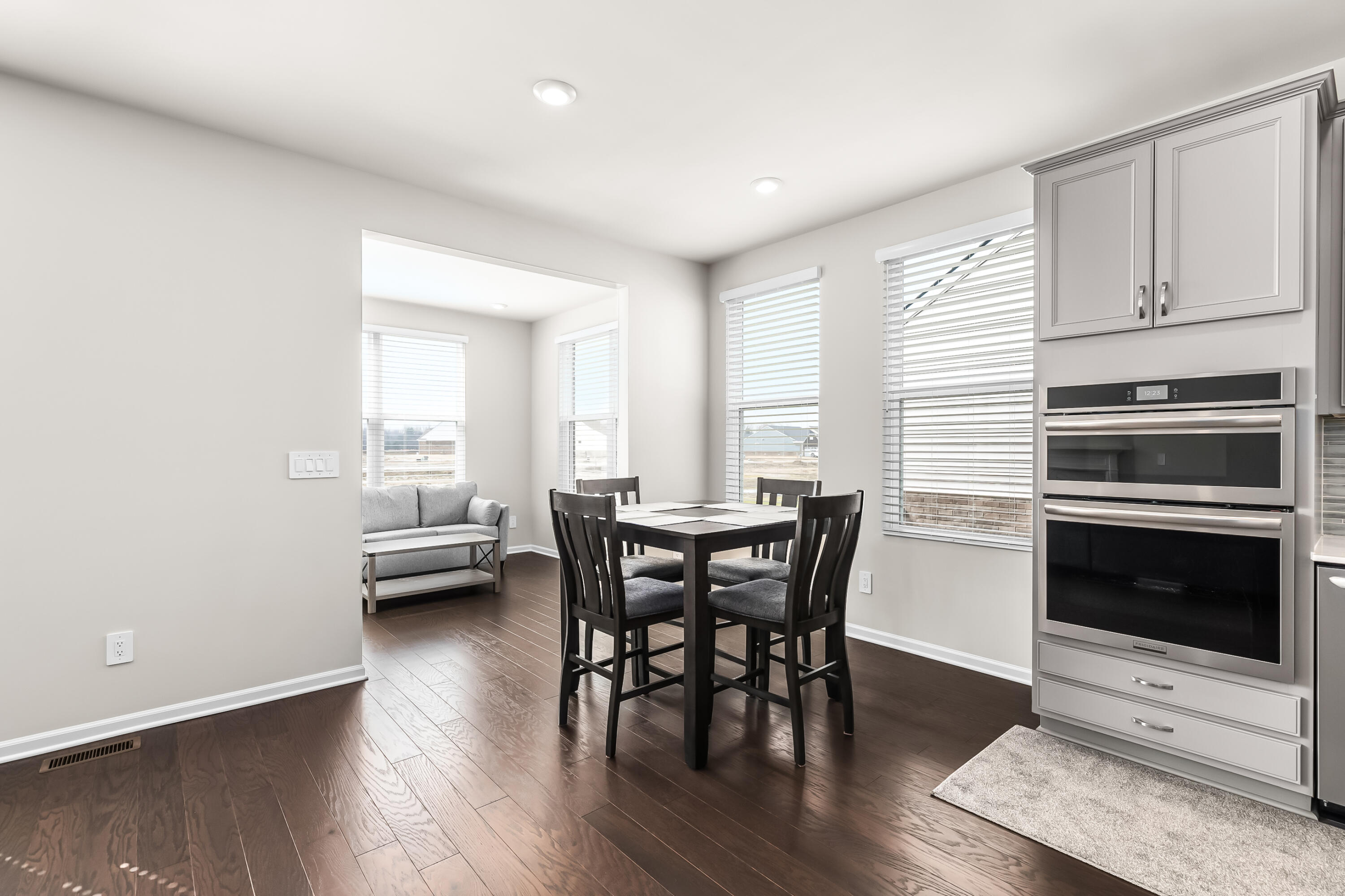50015 Fowler Road Canton, MI 48188 - Photo 21 of 50 17-17.Dining