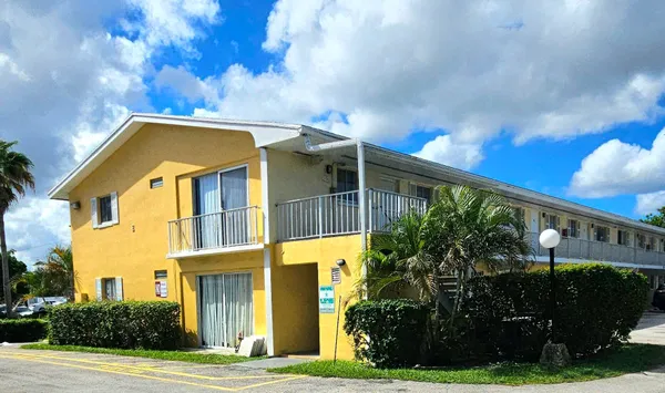 $1,600 | 1501 Crescent Circle, Unit E47, West Palm Beach, FL 33403