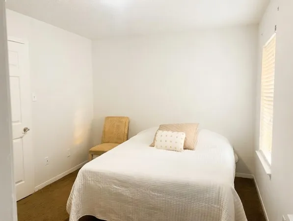 $2,800 | 15922 Cutten Road, Houston, TX 77070