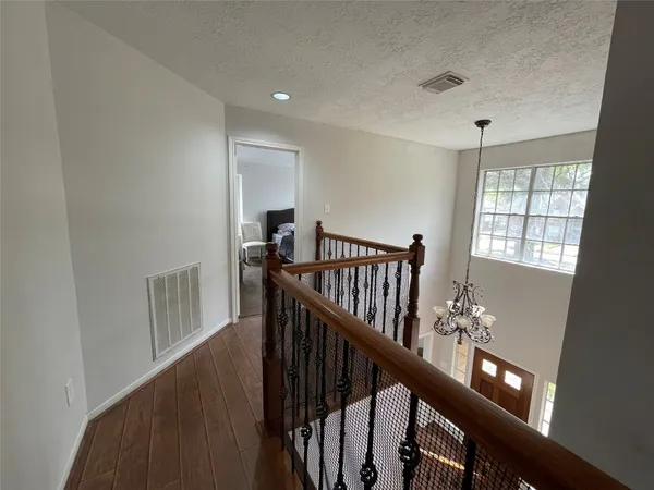 $2,800 | 15922 Cutten Road, Houston, TX 77070