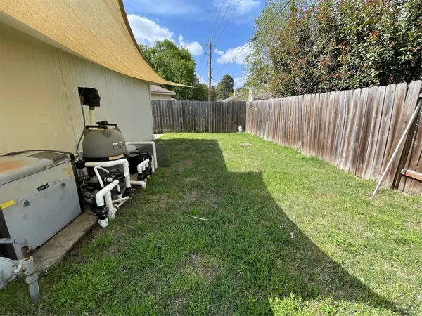 $2,800 | 15922 Cutten Road, Houston, TX 77070
