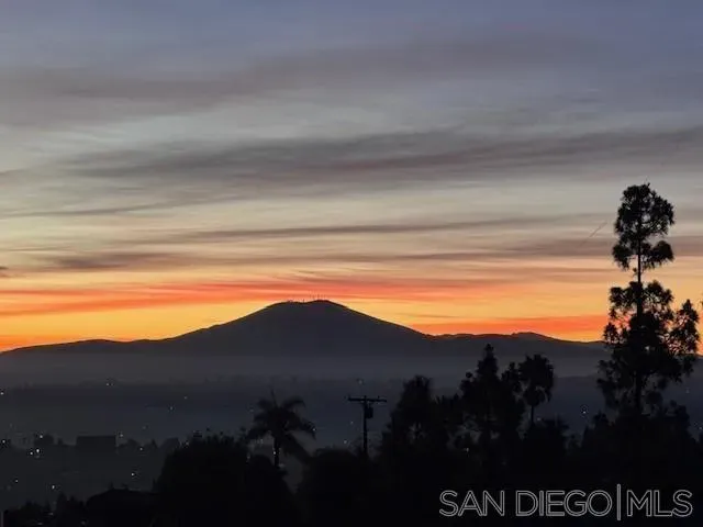 $1,395,000 | 4258 Summit Drive, La Mesa, CA 91941