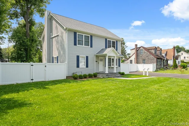 $4,500 | 25 Lorraine Court, Unit 1, Northport, NY 11768