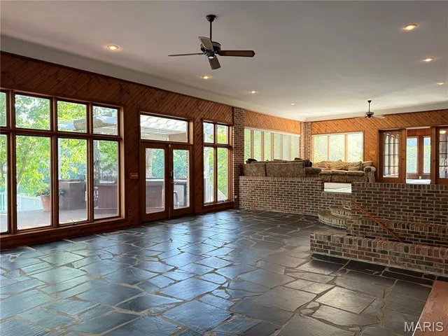 $595,000 | 18994 Country Club Lane, Carlinville, IL 62626