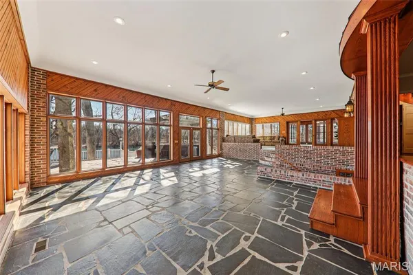 $595,000 | 18994 Country Club Lane, Carlinville, IL 62626