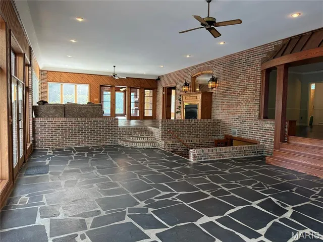 $595,000 | 18994 Country Club Lane, Carlinville, IL 62626