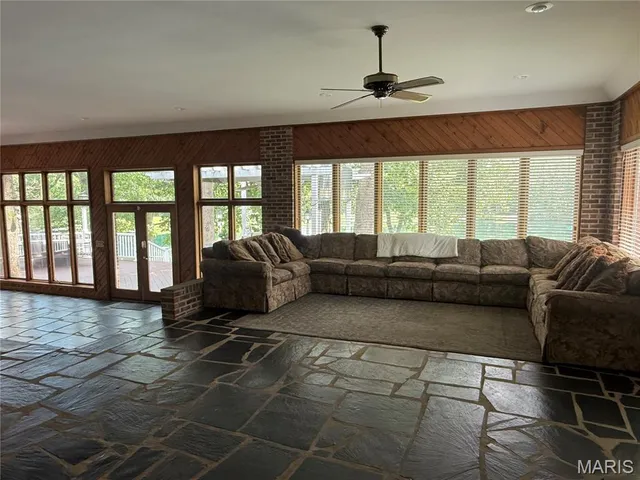 $595,000 | 18994 Country Club Lane, Carlinville, IL 62626