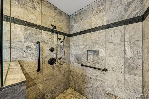 $595,000 | 18994 Country Club Lane, Carlinville, IL 62626